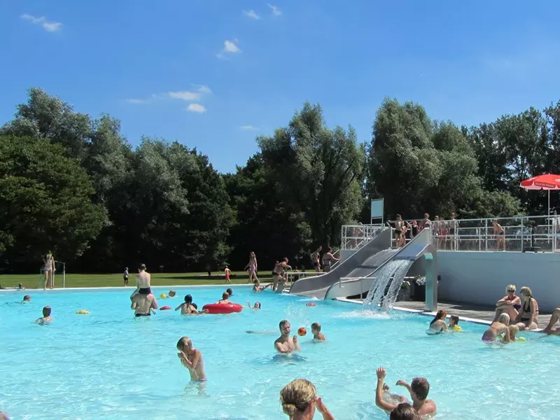 Buitenzwembad Ommen